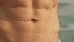 découvrez les causes courantes de la douleur dans le bas-ventre chez l'homme, les symptômes à surveiller et les actions rapides à entreprendre pour préserver votre santé.